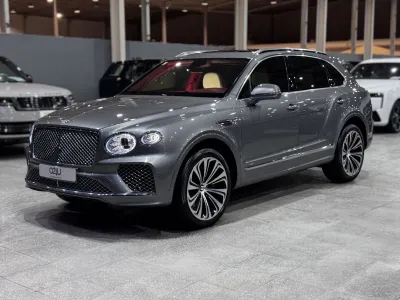 2021 بنتلي بنتايجا في 8