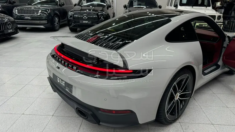 2025 Porsche 911 Carrera