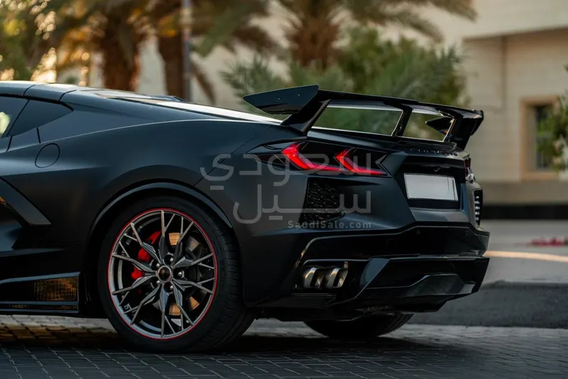 2023 شفروليه كورفيت سي 8