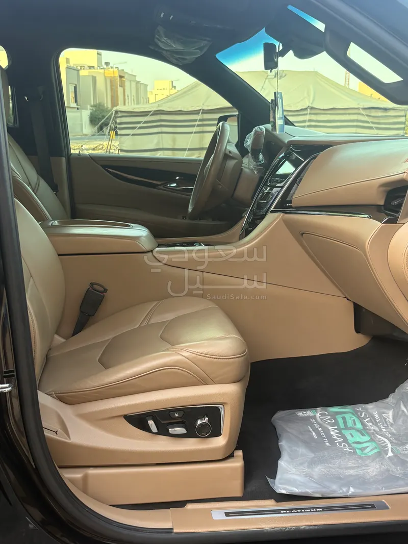 2019 كاديلاك اسكاليد بلاتينيوم