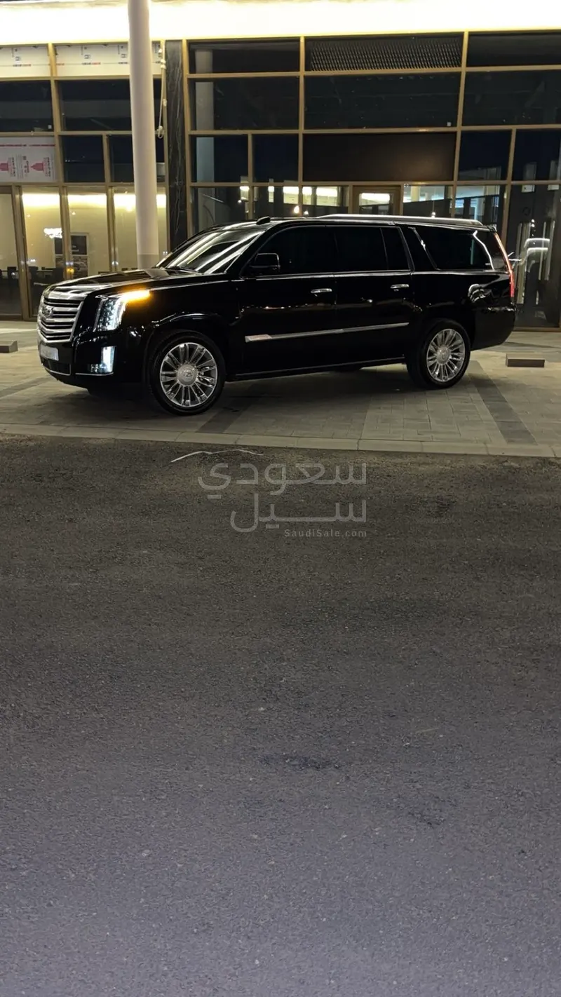 2019 كاديلاك اسكاليد بلاتينيوم