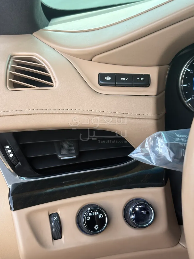 2019 كاديلاك اسكاليد بلاتينيوم