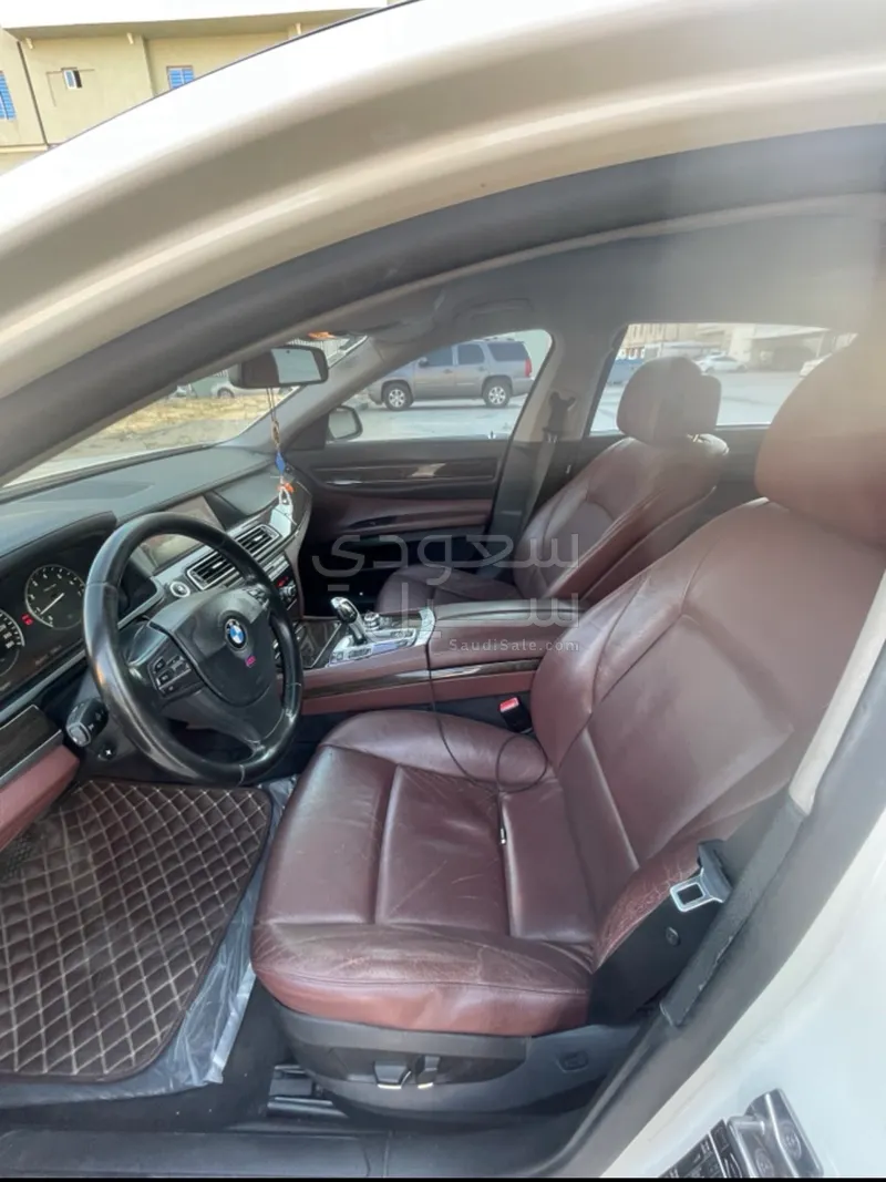 2010 BMW 7 Series 730i
