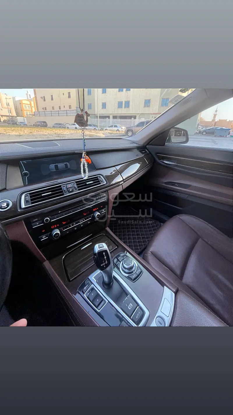 2010 BMW 7 Series 730i
