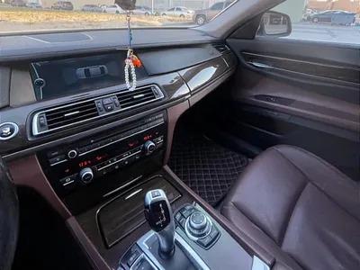 2010 BMW 7 Series 730i
