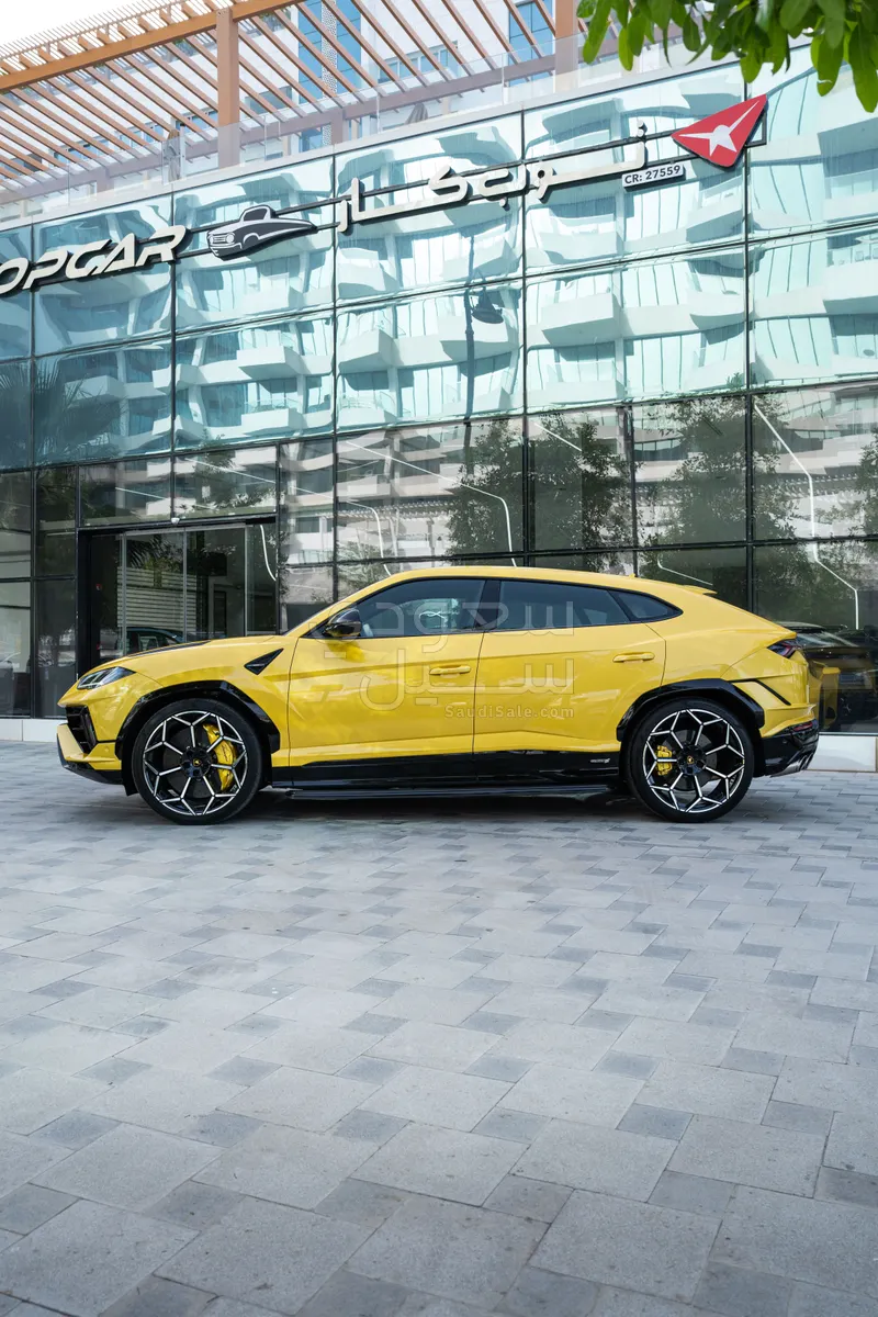 2023 لمبرجيني اوروس اس