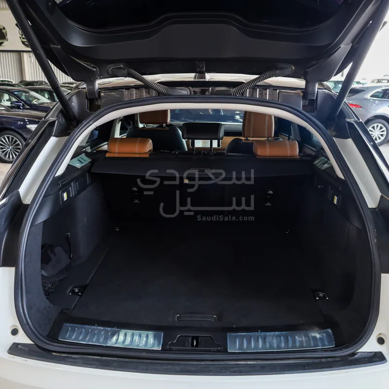 2022 لاند روفر رينج روفر فيلار فيلار