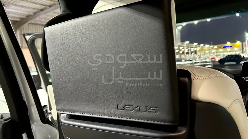 2025 لكزس إل إكس 600
