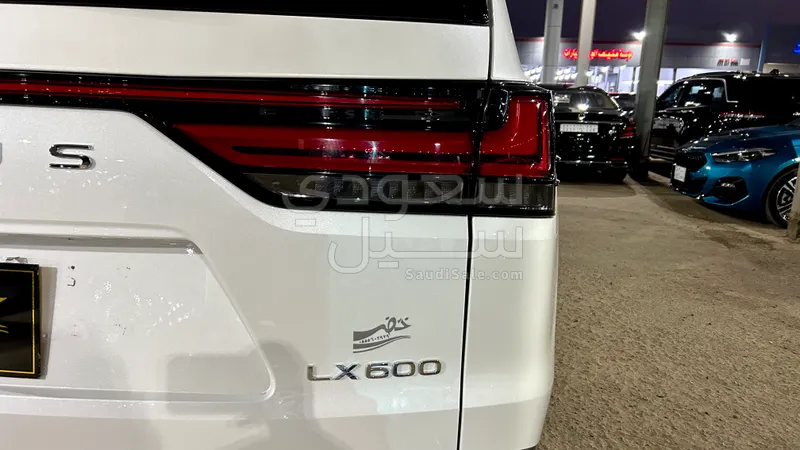 2025 لكزس إل إكس 600