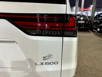 2025 لكزس إل إكس 600