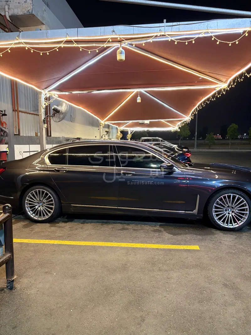 2020 BMW 7 Series 730i