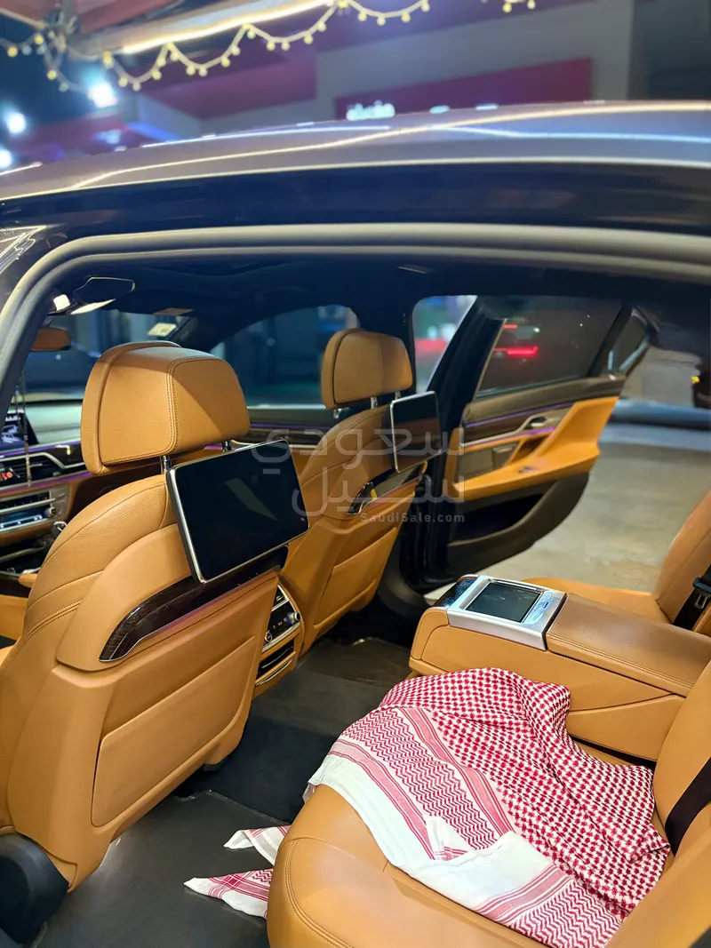 2020 BMW 7 Series 730i