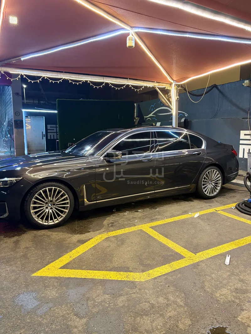 2020 BMW 7 Series 730i