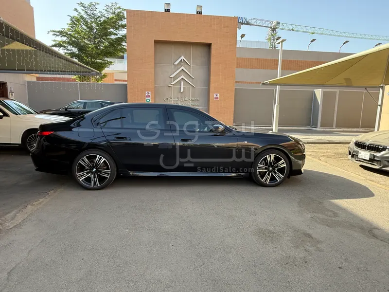 2024 BMW 7 Series 735Li