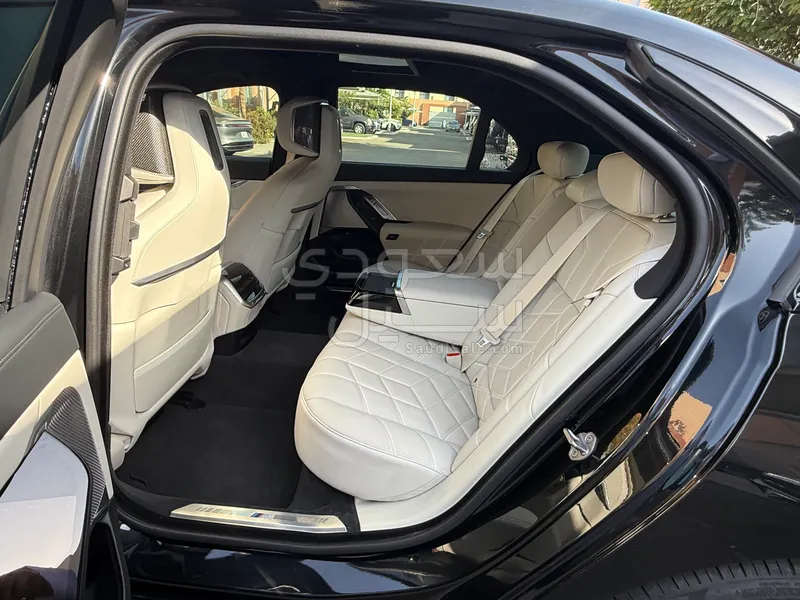 2024 BMW 7 Series 735Li