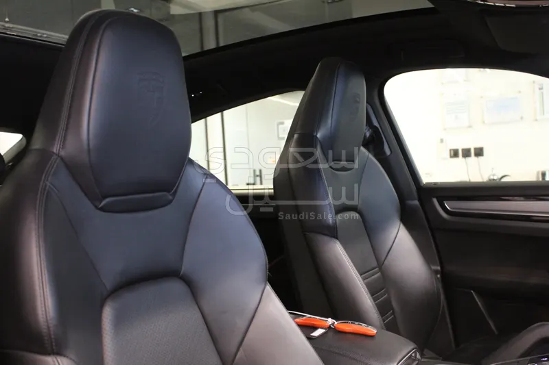 2020 Porsche Cayenne Coupe