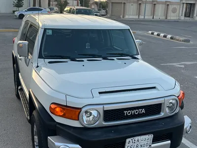 2017 تويوتا اف جي كروزر 1