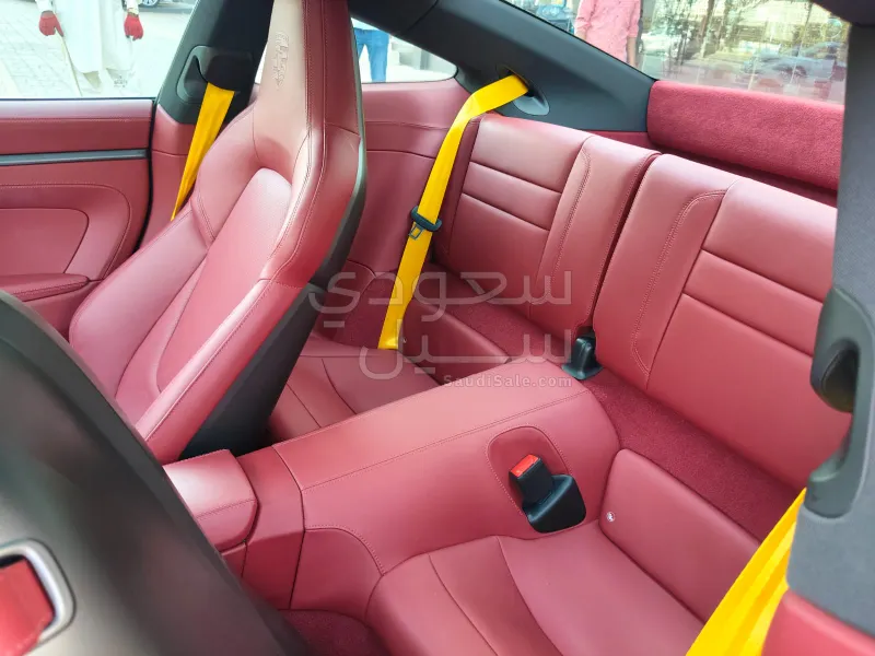 2025 بورش 911 كاريرا