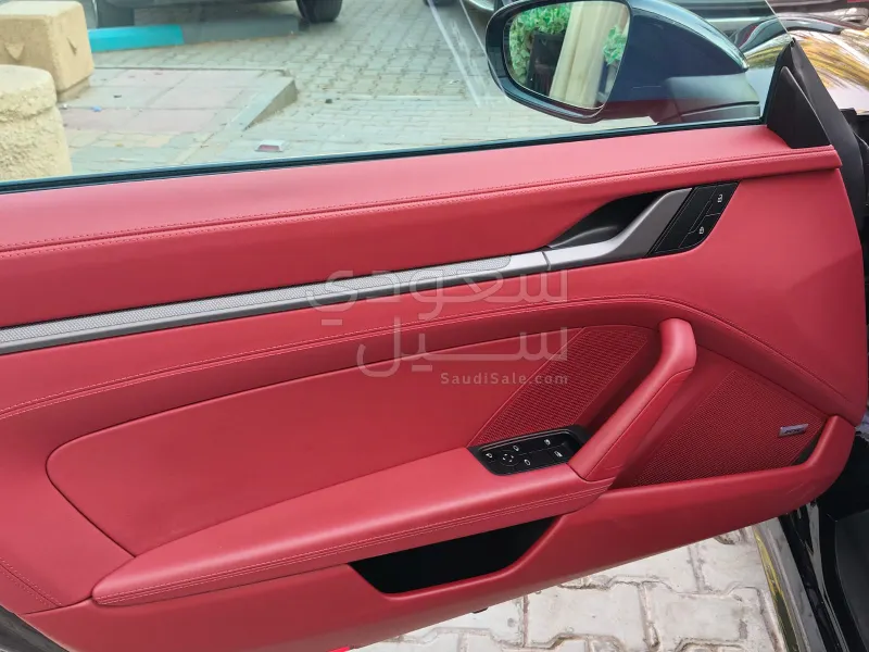 2025 بورش 911 كاريرا