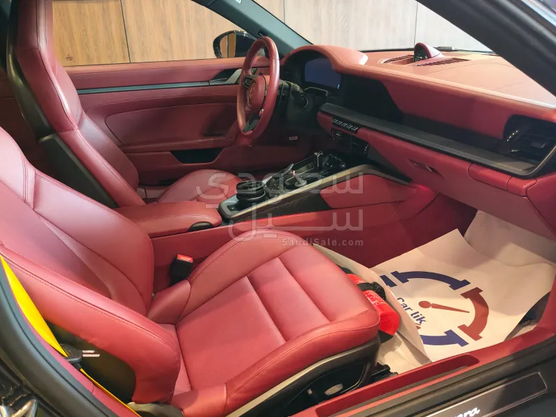 2025 بورش 911 كاريرا