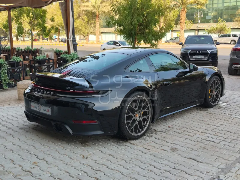 2025 بورش 911 كاريرا
