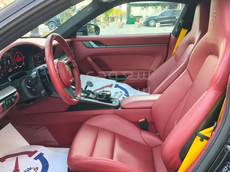 2025 بورش 911 كاريرا