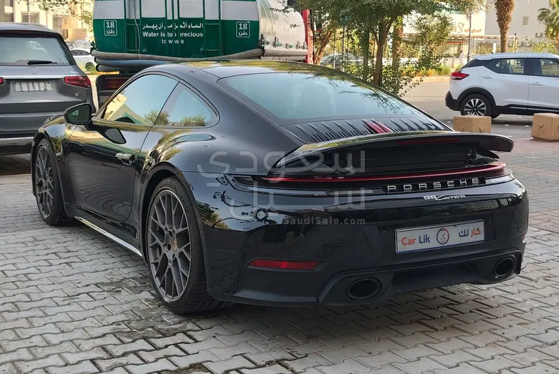 2025 بورش 911 كاريرا