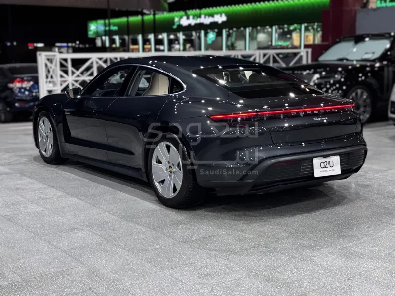 2023 Porsche Taycan