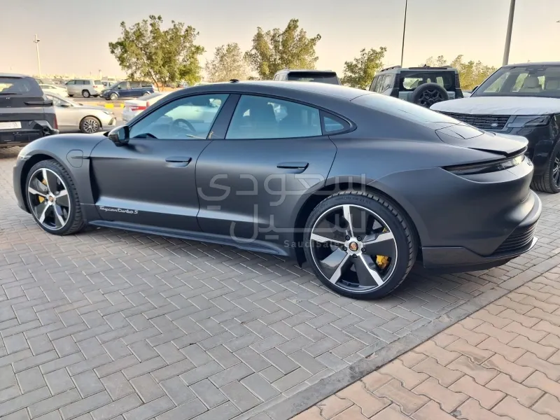 2021 Porsche Taycan Turbo