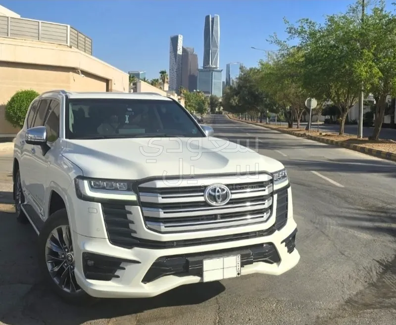 2024 Toyota Land Cruiser VXR