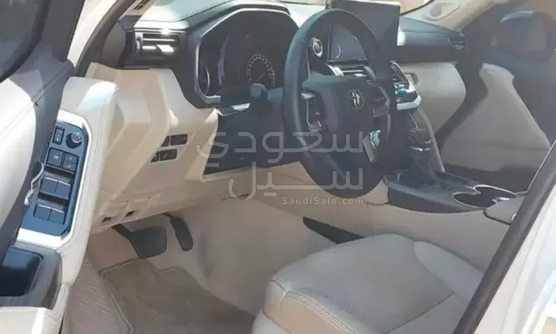 2024 Toyota Land Cruiser VXR