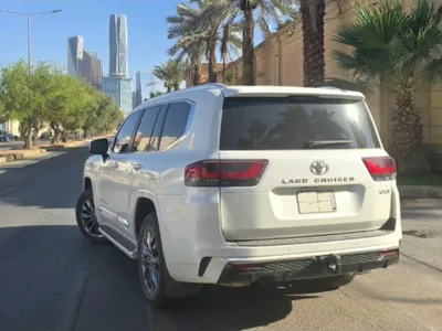 2024 Toyota Land Cruiser VXR