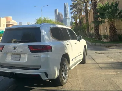 2024 Toyota Land Cruiser VXR