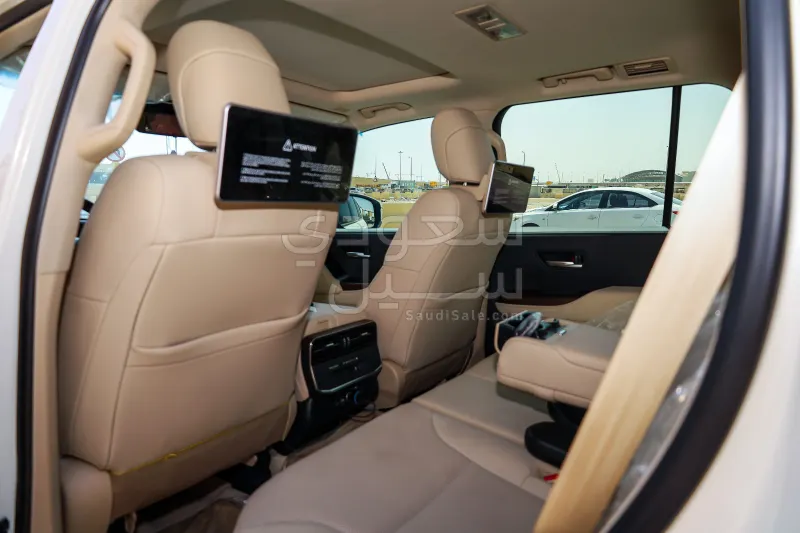 2024 Toyota Land Cruiser GXR