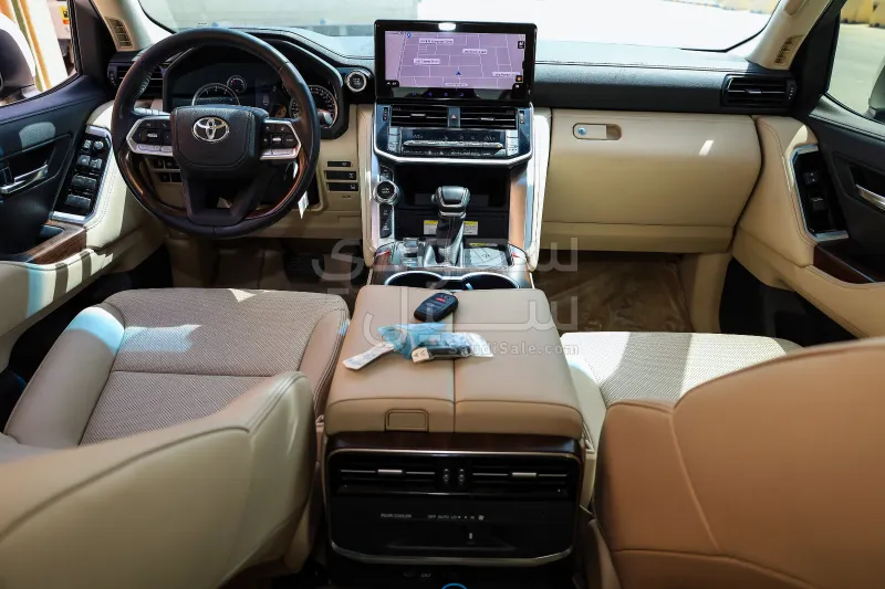 2024 Toyota Land Cruiser GXR