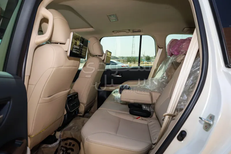 2024 Toyota Land Cruiser GXR