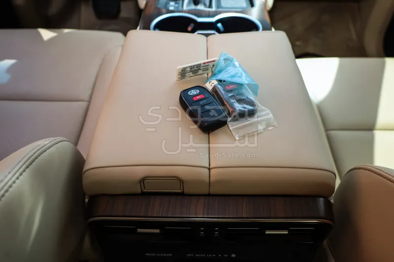 2024 Toyota Land Cruiser GXR