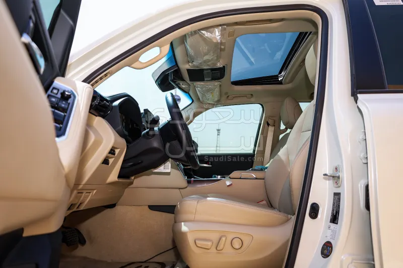 2024 Toyota Land Cruiser GXR