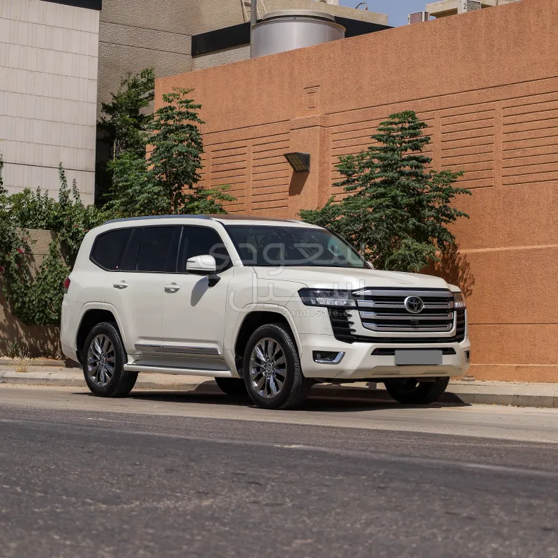 2024 Toyota Land Cruiser GXR