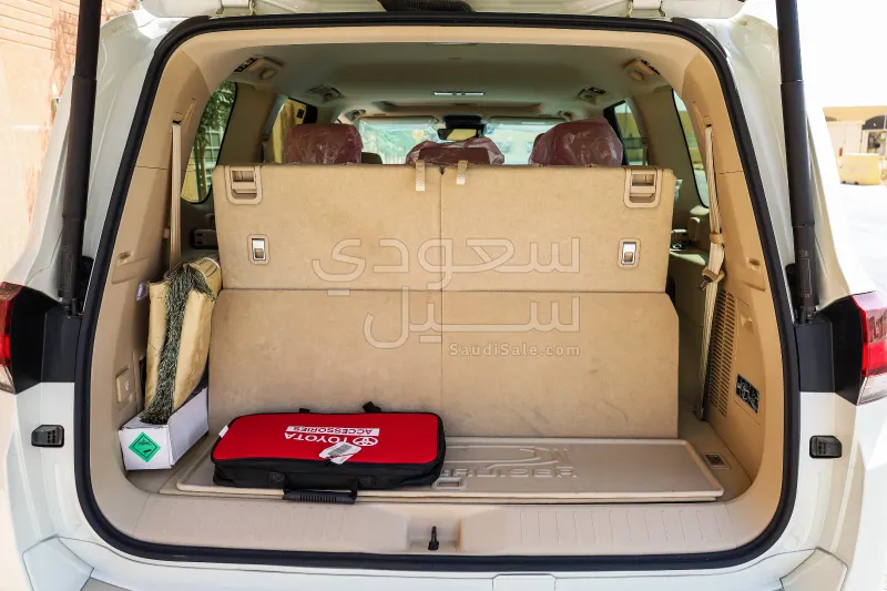 2024 Toyota Land Cruiser GXR