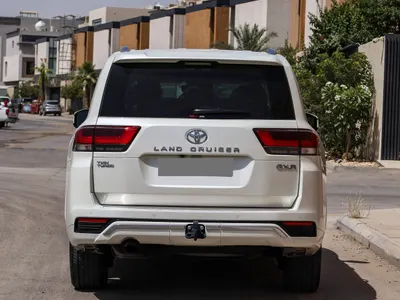 2024 Toyota Land Cruiser GXR