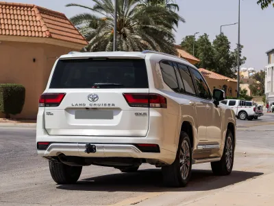 2024 Toyota Land Cruiser GXR