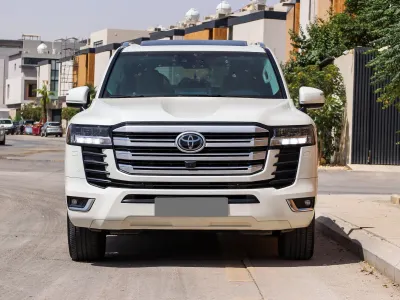 2024 Toyota Land Cruiser GXR