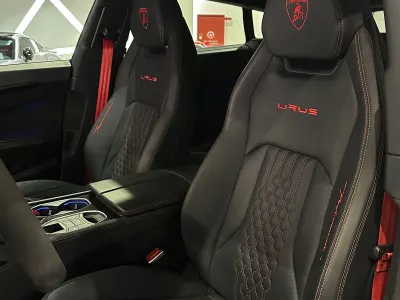 2023 لمبرجيني اوروس بيرفورمانتي