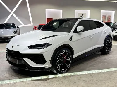 2023 لمبرجيني اوروس بيرفورمانتي
