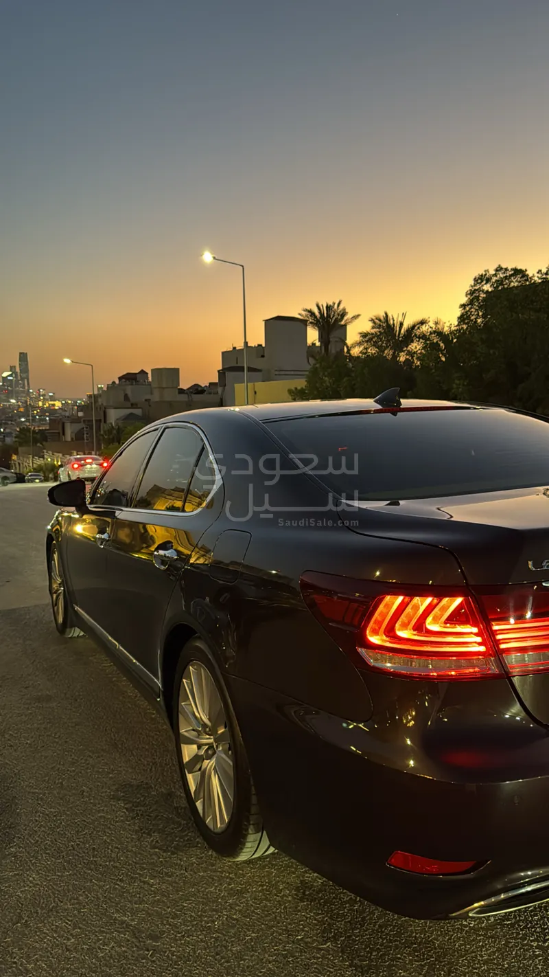 2016 Lexus LS 460