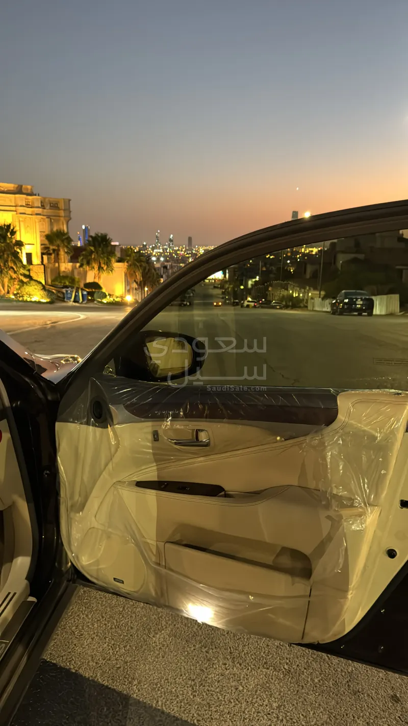 2016 Lexus LS 460