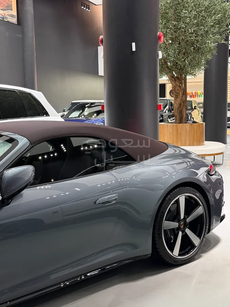 2026 بورش 911 كاريرا كابريوليه