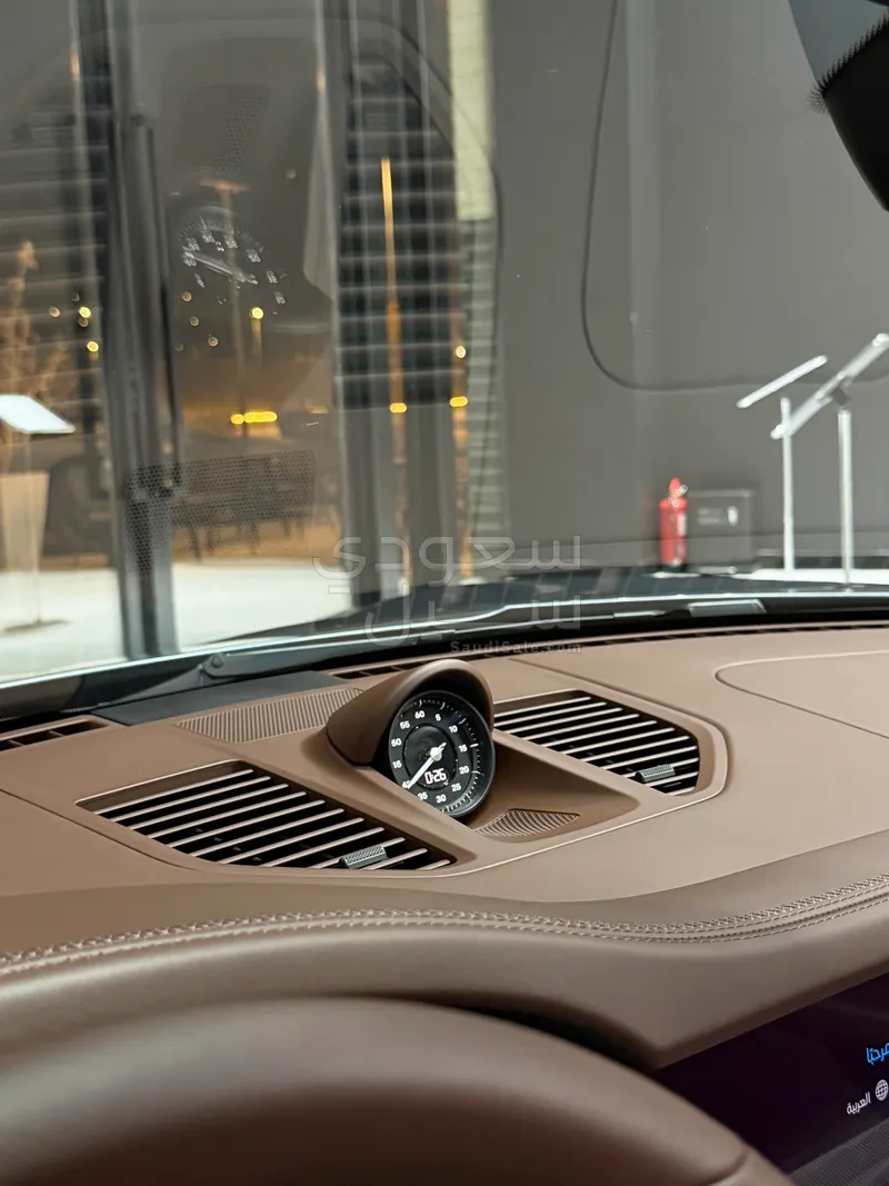 2026 بورش 911 كاريرا كابريوليه