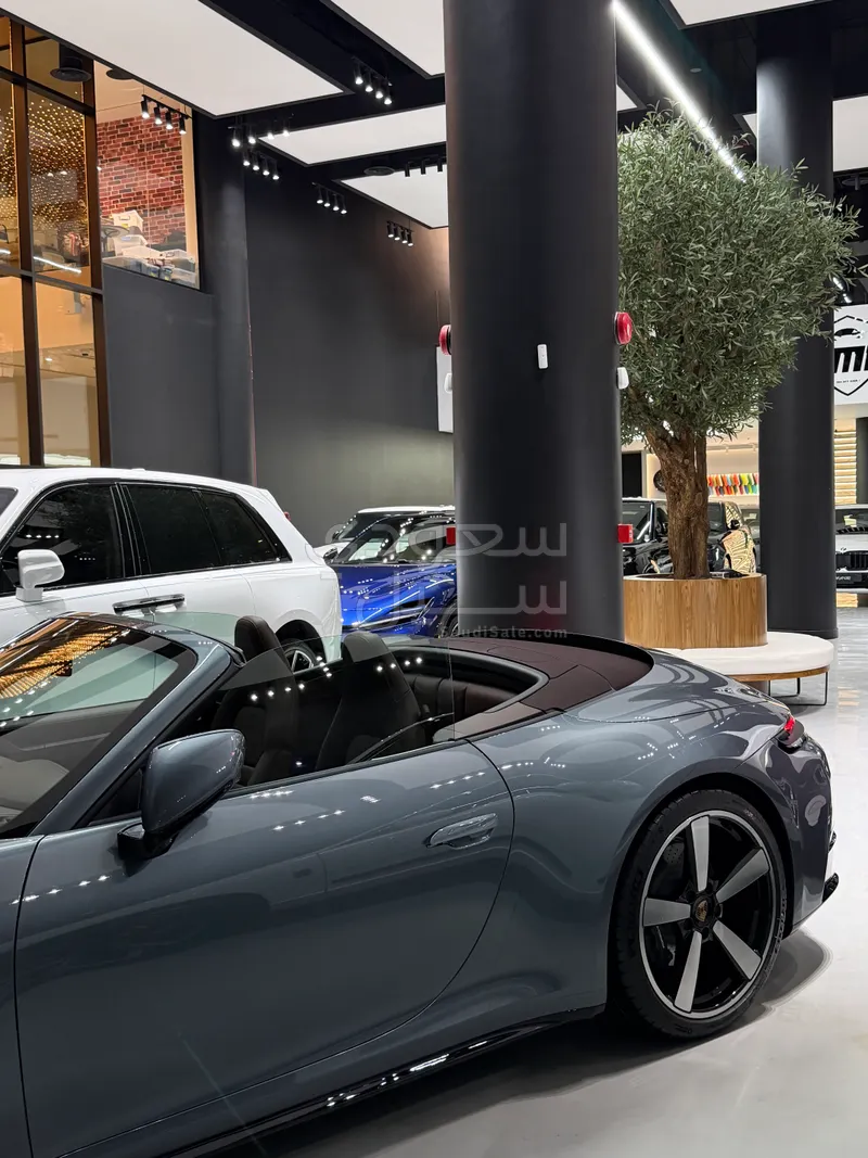 2026 بورش 911 كاريرا كابريوليه